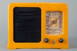Emerson Catalin BM258 Radio ”Big Miracle” in Butterscotch