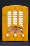 Emerson BT-245 Catalin ”Tombstone” Radio in Yellow + Ivory
