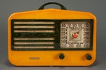 Garod 1450 Catalin ”Peak-Top” Radio in Butterscotch + Blue
