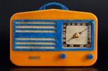 Garod 1450 Radio Catalin ’Peak-Top’ in Butterscotch + Blue