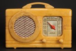 Motorola Radio 50XC Catalin ’Circle Grille’ in Light Yellow Oatmeal