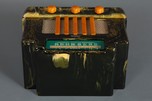 Addison 5 Catalin ”Courthouse” Radio in Dark Green + Butterscotch