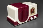 Addison 2 &rsquo;Waterfall&rsquo; Plaskon Radio in White with Raspberry Trim - Rare