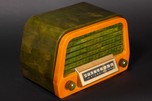 Air King A-600 ’Duchess’ Catalin Radio in Green with Yellow