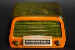 Air King A-600 ’Duchess’ Catalin Radio in Green with Yellow