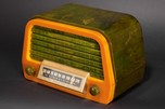 Air King A-600 ’Duchess’ Catalin Radio in Green with Yellow