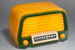 Air King ’Duchess’ A-600 Catalin Radio in Yellow and Jade Green