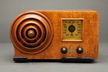 Emerson AX-212 &rdquo;Bulls-Eye&rdquo; Art Deco Sakhnoffsky Designed Radio