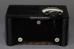 Striking Jet Black Catalin Emerson ’Aristocrat’ Radio
