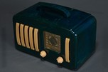 Catalin Emerson EP-375 &rdquo;5+1&rdquo; Radio in Lapis Lazuli Blue with Handle
