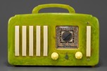 Beautiful Catalin Emerson ”5+1” EP-375 Radio in Swirled Green w/ Handle