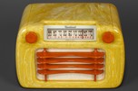 Awesome Sand with Butterscotch Catalin Sentinel &rsquo;Wavy Grill&rsquo; 284 Radio