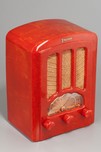 Emerson AU-190 ’Tombstone’ Catalin Radio in Bright Red