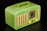 Emerson EP-375 ’5+1’ Catalin Radio in Marbled Green with Handle