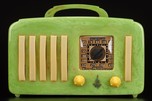 Emerson EP-375 ’5+1’ Catalin Radio in Marbled Green with Handle
