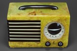 Emerson 400 ’Aristocrat’ Catalin Radio in Pistachio Green Swirl