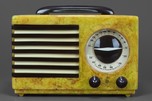 Emerson 400 ’Aristocrat’ Catalin Radio in Pistachio Green Swirl