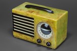 Emerson 400 ’Aristocrat’ Catalin Radio in Pistachio Green Swirl