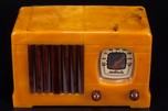 Motorola 52 ’Vertical Grill’ Radio - Marbleized Sand + Tortoise Catalin