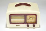 Catalin Sonora Radio KM ”Coronet” in Alabaster + Plum