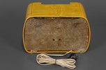 Sand with Yellow Catalin Sentinel ’Wavy Grill’ 284 Radio