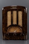 Striking Swirled Circassian Onyx/Brown Emerson AU-190 Catalin Radio