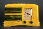 Detrola 281 Catalin Radio ’Split Grille’ in Pistachio with Blue Trim - Rare