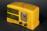 Detrola 281 Catalin Radio ’Split Grille’ in Pistachio with Blue Trim - Rare