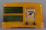 Detrola 281 Catalin Radio ’Split Grille’ in Pistachio with Blue Trim - Ultra Rare