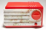 Detrola 219 ”Super Pee-Wee” Red Plaskon + Beetle Bakelite Art Deco Radio