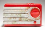 Detrola 219 ”Super Pee-Wee” Red Plaskon + Beetle Bakelite Art Deco Radio