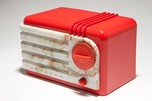 Detrola 219 ”Super Pee-Wee” Red Plaskon + Beetle Bakelite Art Deco Radio