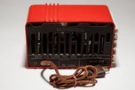 Detrola 219 &rdquo;Super Pee-Wee&rdquo; Red Plaskon + Beetle Bakelite Art Deco Radio