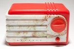 Detrola 219 &rdquo;Super Pee-Wee&rdquo; Red Plaskon + Beetle Bakelite Art Deco Radio