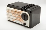 Detrola ”Super Pee-Wee” Radio Black Plaskon + Beetle Plastic Grill