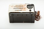 Detrola ”Super Pee-Wee” Radio Black Plaskon + Beetle Plastic Grill