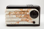 Detrola &rdquo;Super Pee-Wee&rdquo; Radio Black Plaskon + Beetle Plastic Grill
