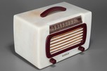 DeWald Catalin Radio 561 ’Jewel’ in Alabaster + Maroon