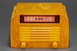 DeWald A-502 &rsquo;Step-Top&rsquo; Catalin Radio in Swirled Sand + Yellow Insert Grille