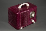 DeWald &rsquo;Bantam&rsquo; Radio in Dark Raspberry Speckled Plaskon - Rare