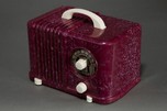 DeWald &rsquo;Bantam&rsquo; Radio in Dark Raspberry Speckled Plaskon - Rare
