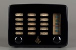 Emerson 564 ’Slot-Grill’ Radio in Jet Black Catalin