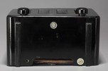 Emerson 564 Radio ’Slot-Grill’ in Jet Black Catalin