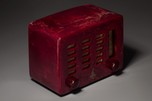 Emerson 564 Catalin Radio ’Slot-Grill’ in Marbleized Oxblood Red