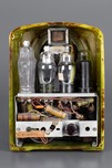 Emerson AU-190 ’Tombstone’ Catalin Radio in Brazilian Onyx Green