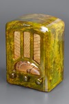 Emerson AU-190 ’Tombstone’ Catalin Radio in Brazilian Onyx Green