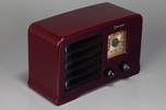 Emerson AX-235 ’Little Miracle’ Catalin Radio in Maroon