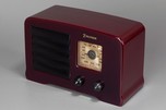 Emerson AX-235 ’Little Miracle’ Catalin Radio in Maroon