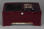 Emerson AX-235 ’Little Miracle’ Catalin Radio in Maroon