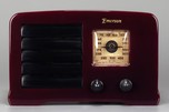 Emerson AX-235 ’Little Miracle’ Catalin Radio in Maroon